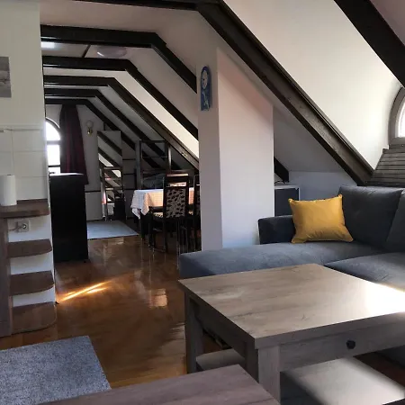 Echo Apartment